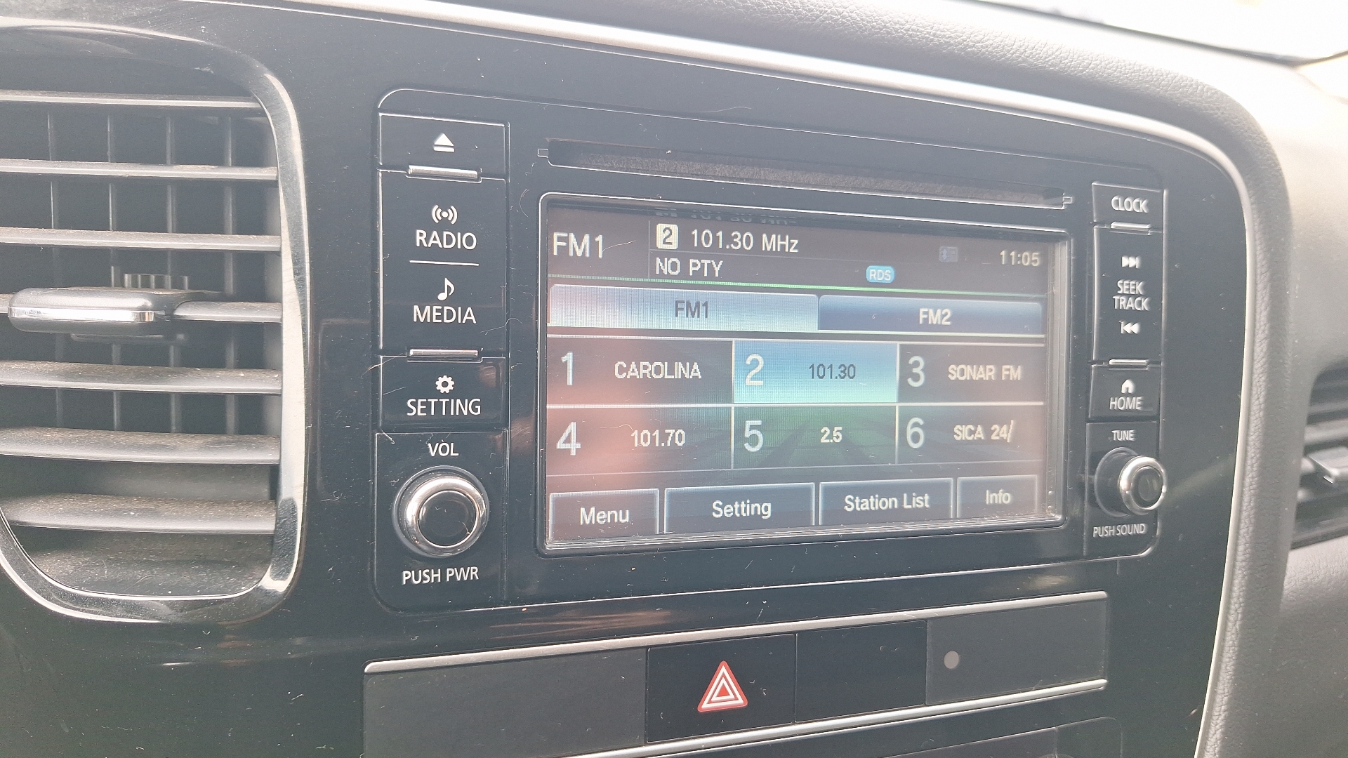 Mitsubishi Outlander — foto 10 de 15