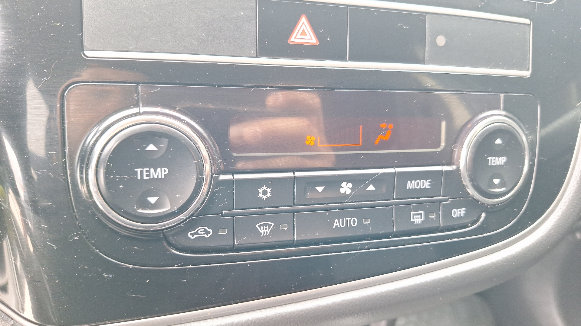 Mitsubishi Outlander — foto 15 de 15