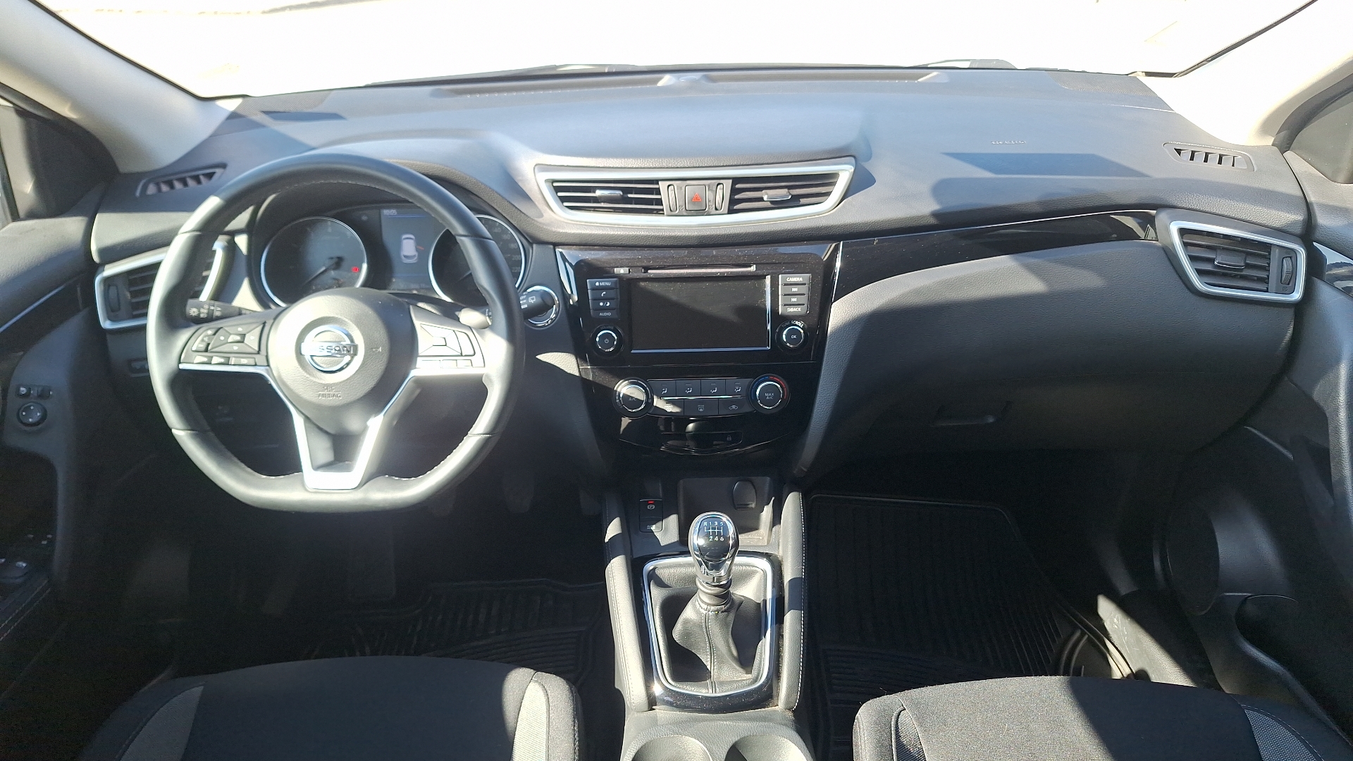 Nissan Qashqai — foto 6 de 15