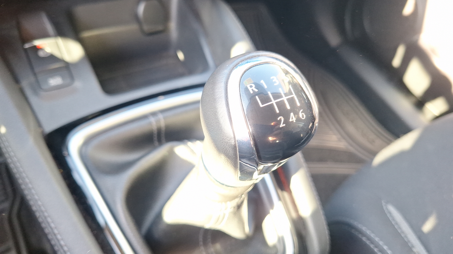 Nissan Qashqai — foto 11 de 15