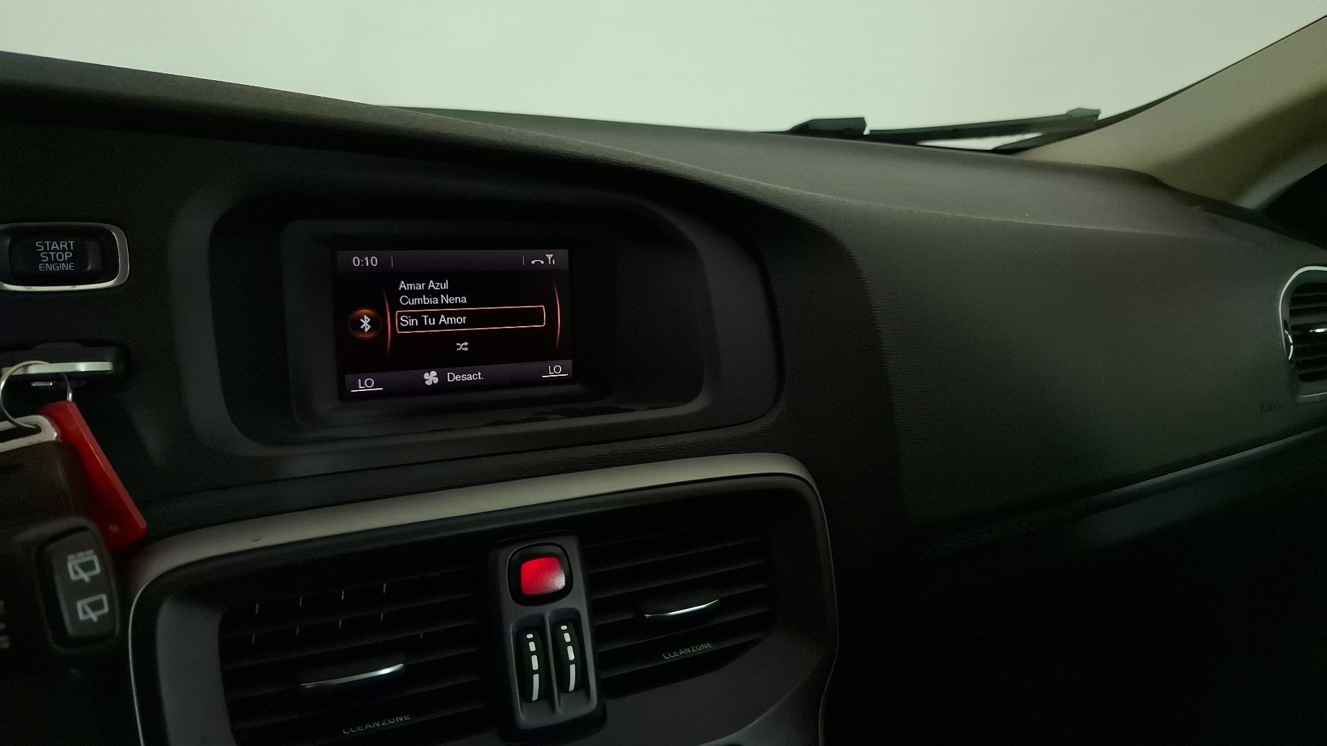 Volvo V40 — foto 10 de 15