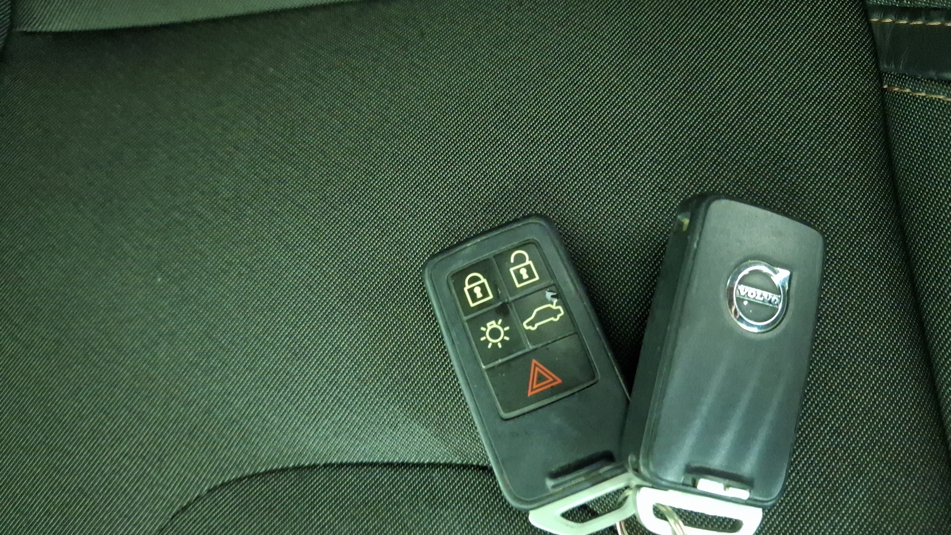 Volvo V40 — foto 15 de 15