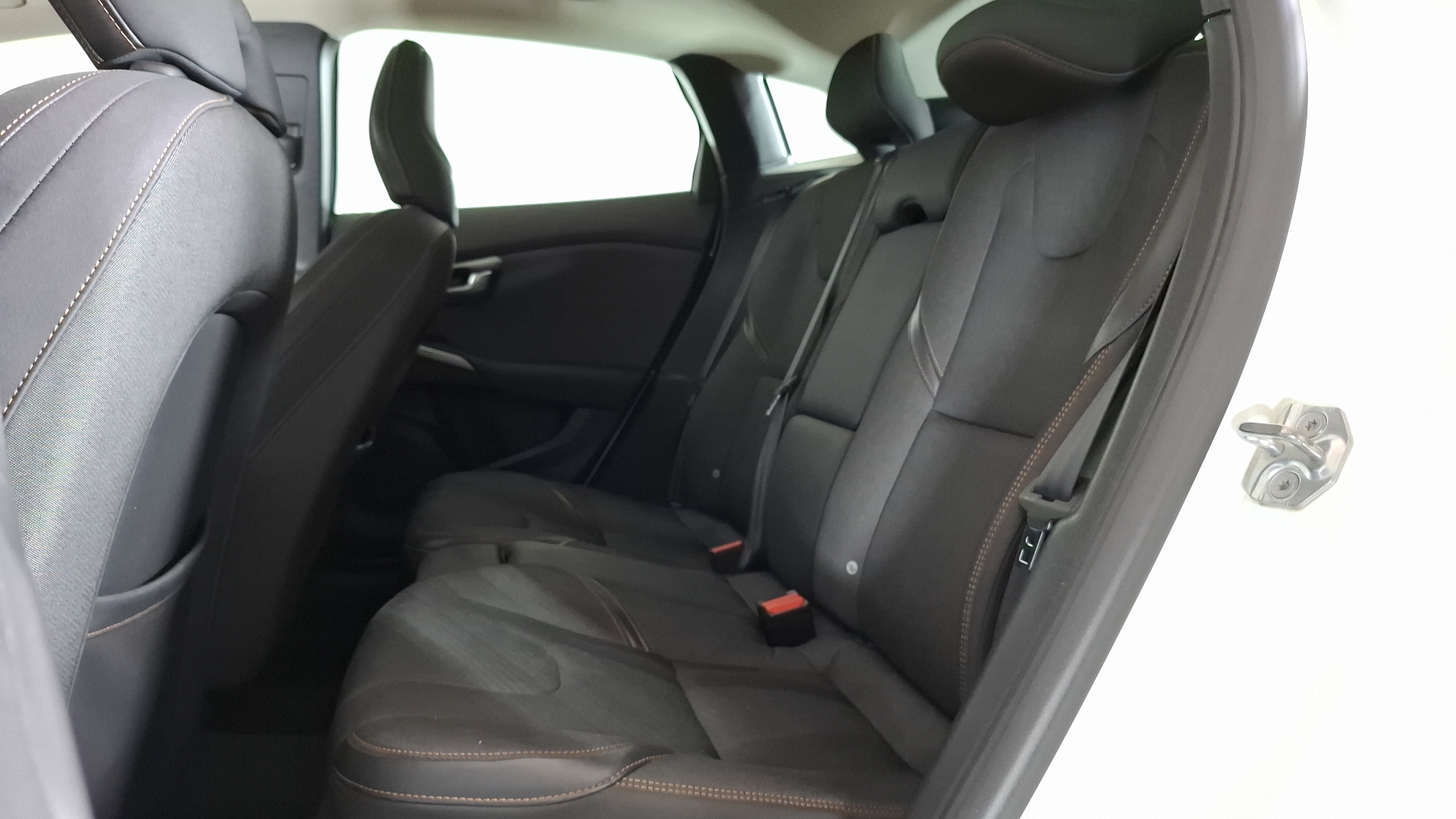 Volvo V40 — foto 13 de 15
