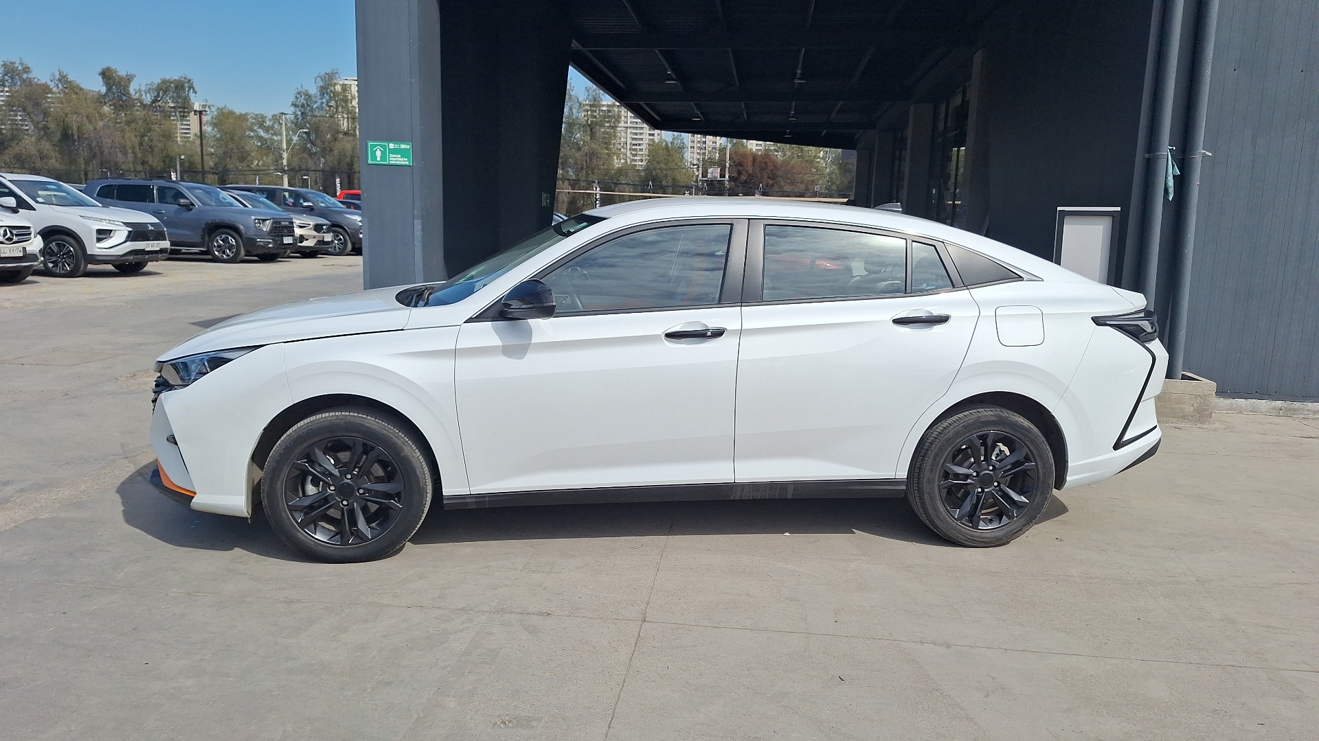 Dongfeng Aeolus Y3 — foto 2 de 15