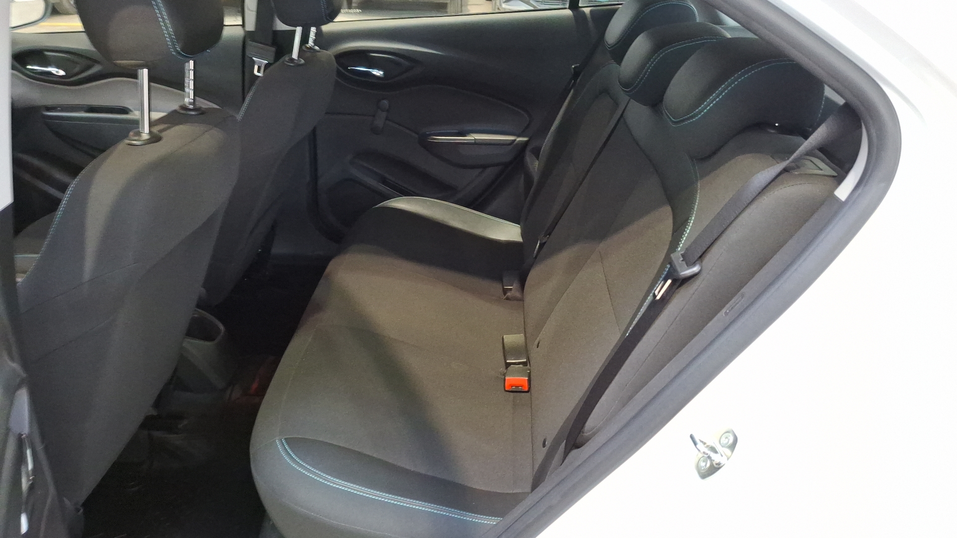 Chevrolet Onix — foto 13 de 15
