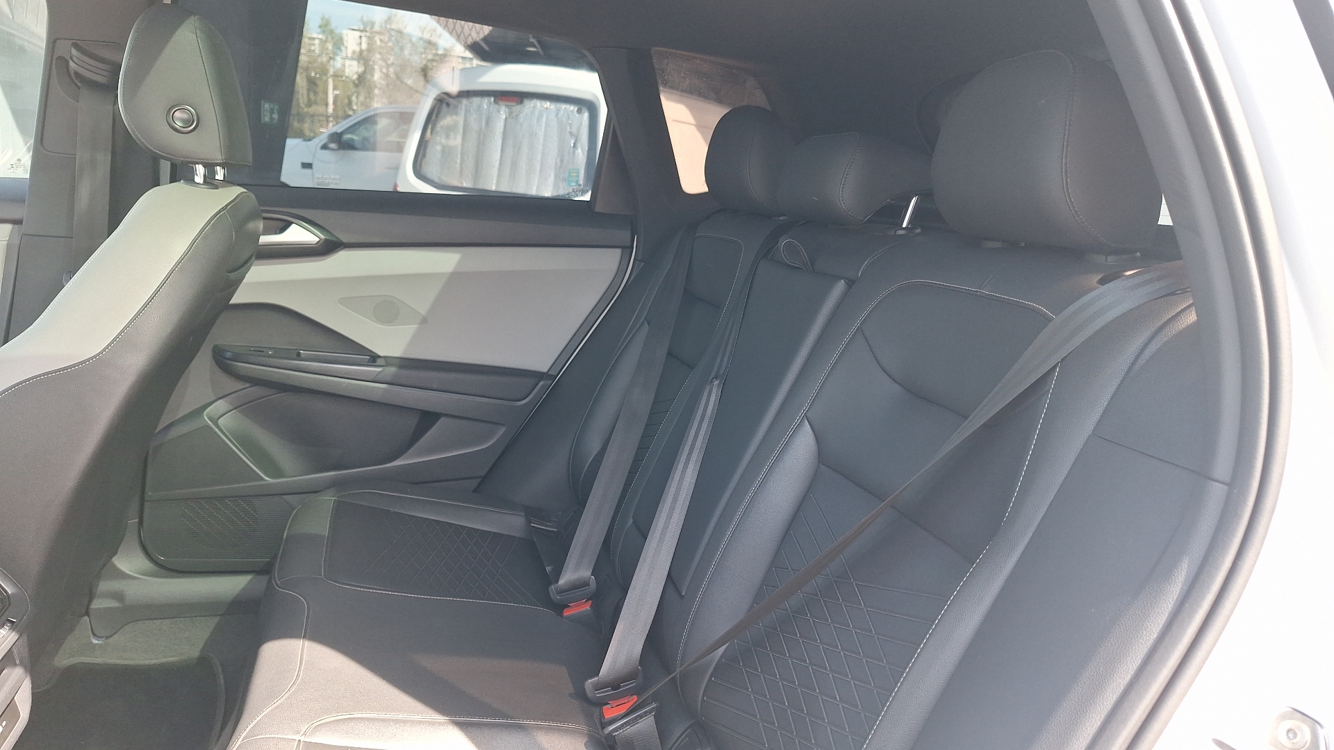 Volkswagen Taos — foto 14 de 16