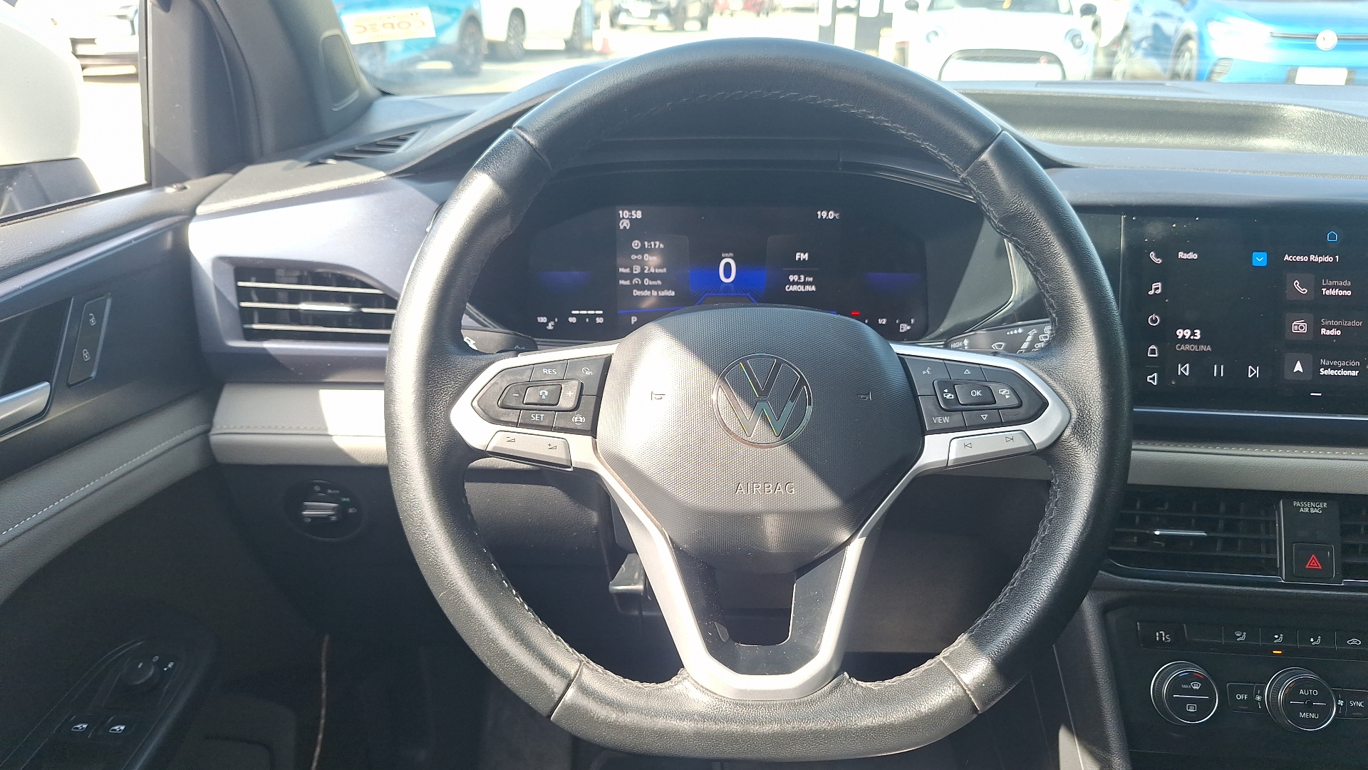 Volkswagen Taos — foto 8 de 16
