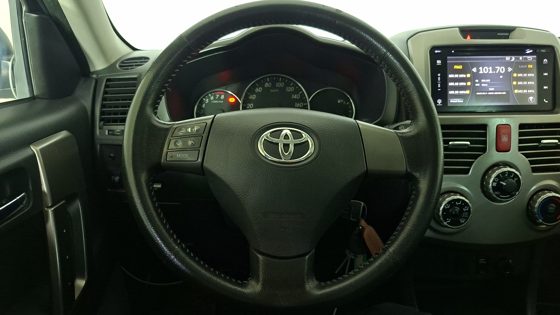 Toyota Rush — foto 8 de 16