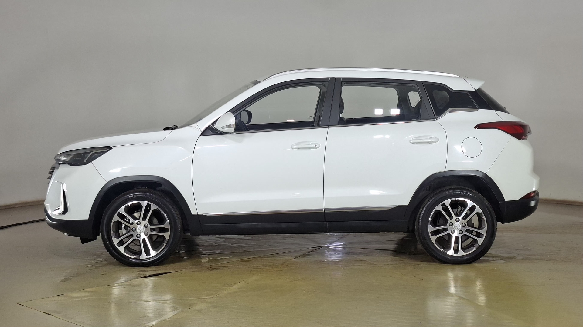 BAIC X35 — foto 7 de 18