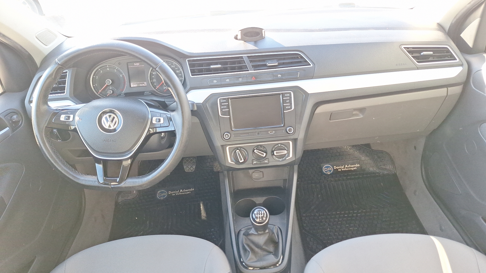 Volkswagen Gol — foto 6 de 14