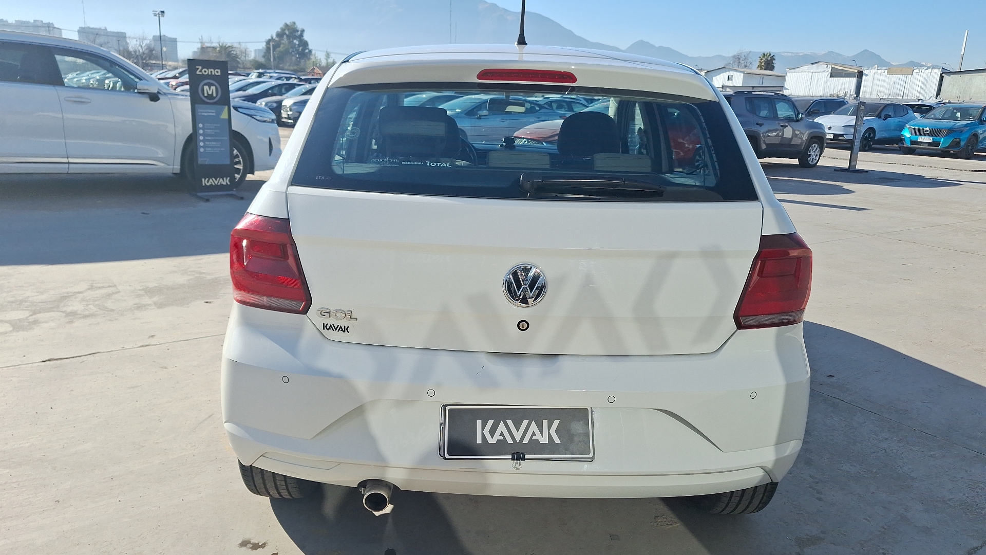 Volkswagen Gol — foto 3 de 14