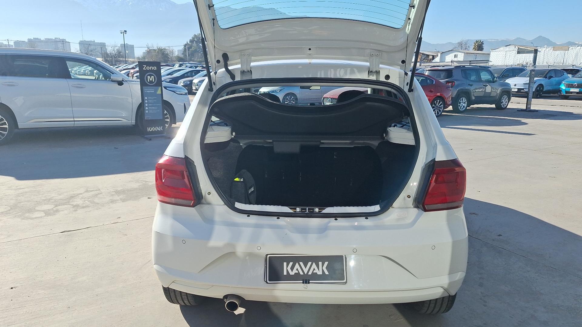 Volkswagen Gol — foto 4 de 14
