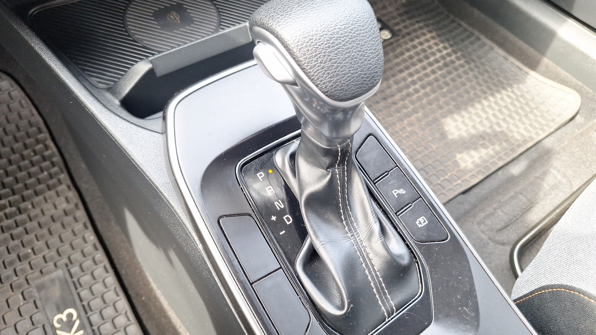KIA K3 — foto 11 de 15