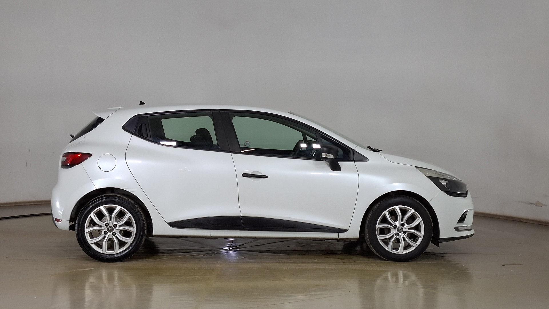 Renault Clio — foto 4 de 15