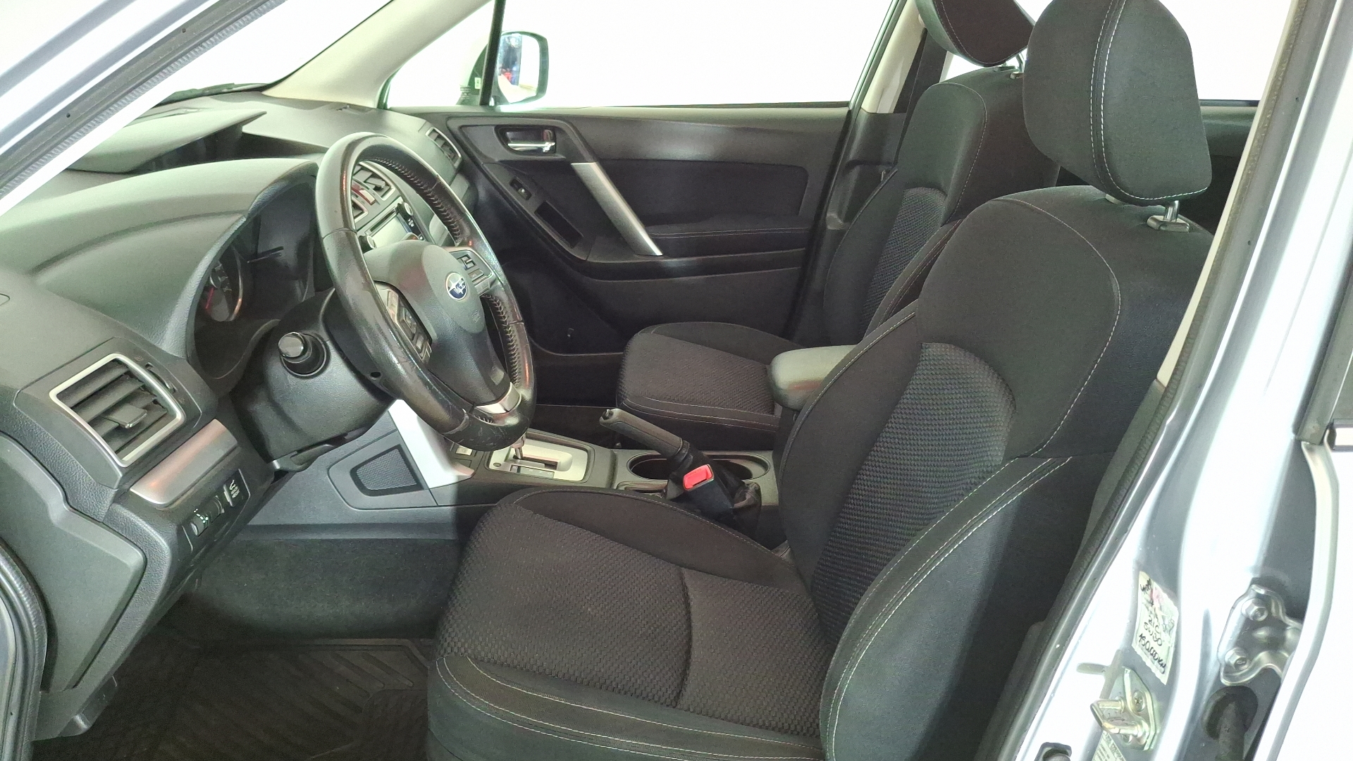 Subaru Forester — foto 13 de 16