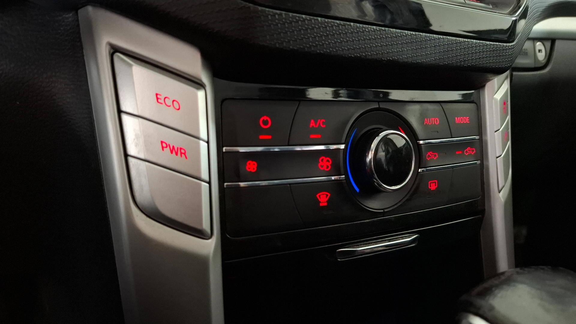Maxus T60 — foto 15 de 16