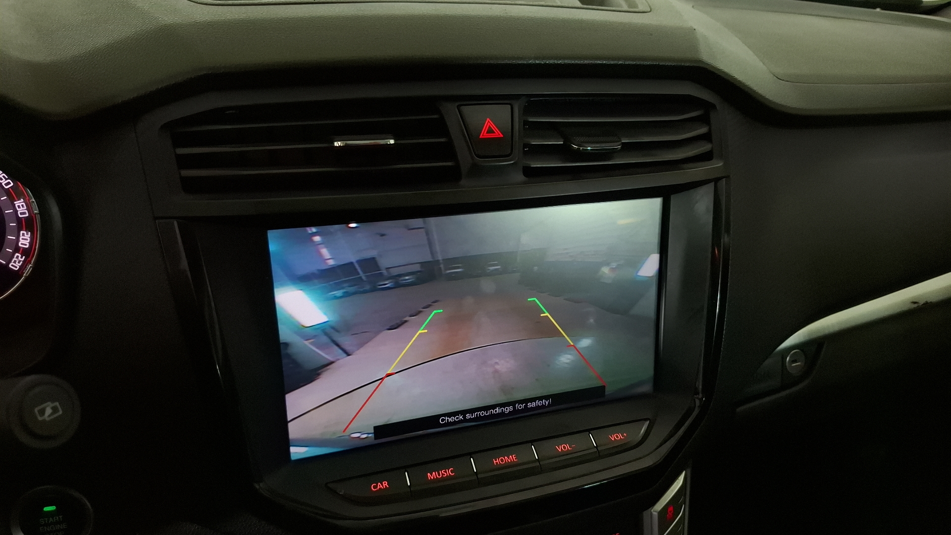Maxus T60 — foto 12 de 16