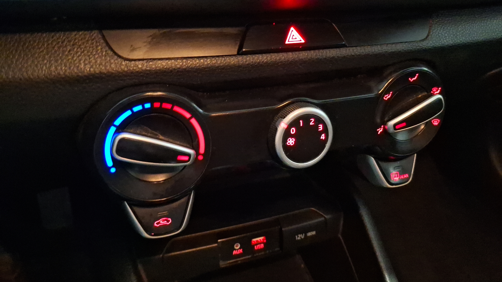 KIA Rio4 — foto 15 de 16