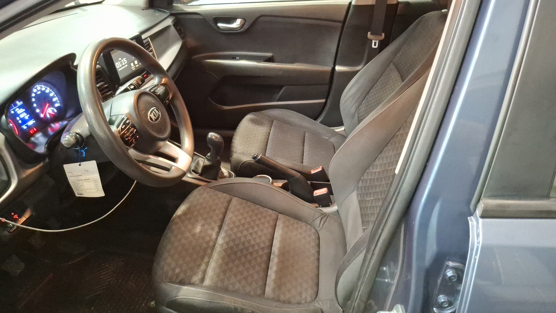 KIA Rio4 — foto 13 de 16