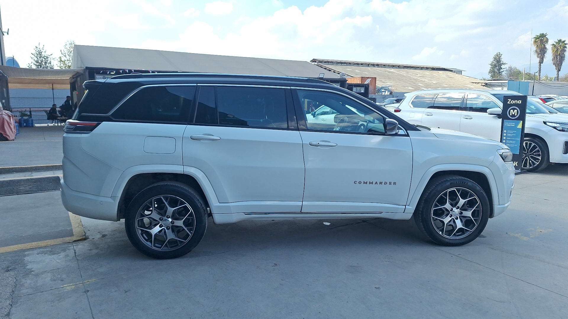 Jeep Commander — foto 5 de 17