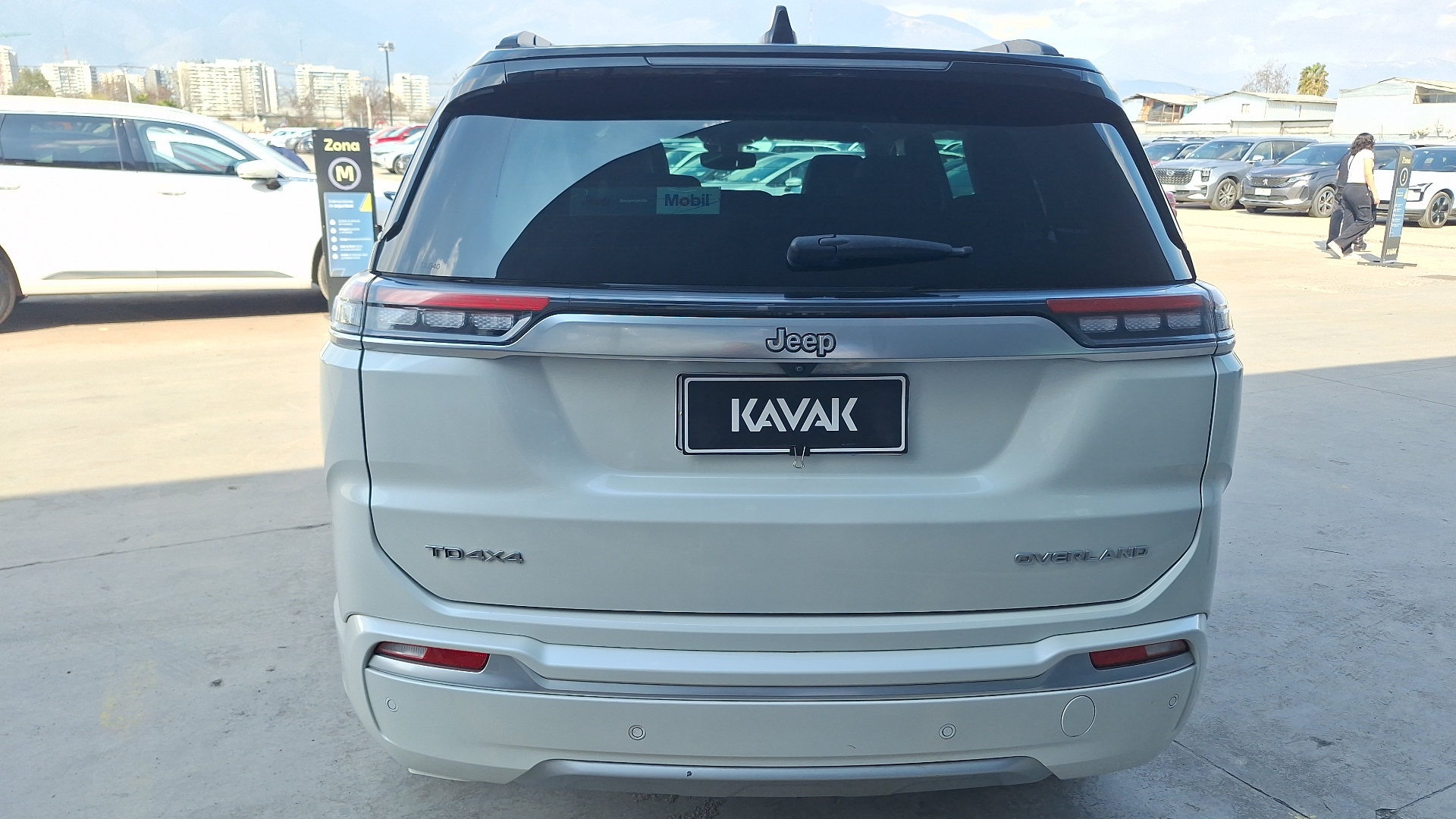 Jeep Commander — foto 3 de 17