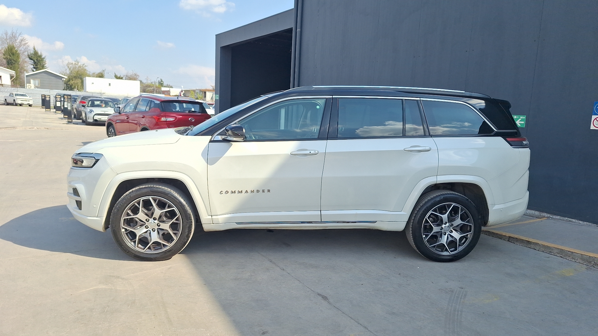Jeep Commander — foto 2 de 17