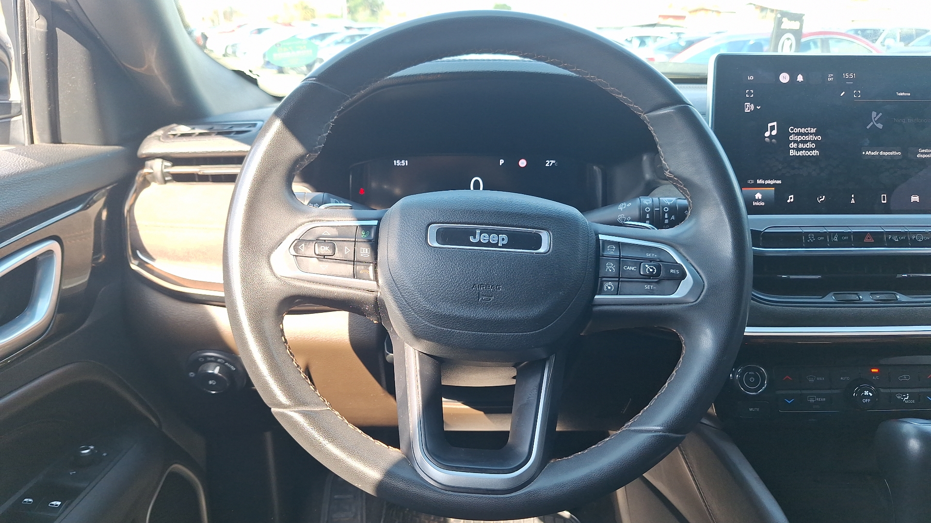 Jeep Commander — foto 8 de 17