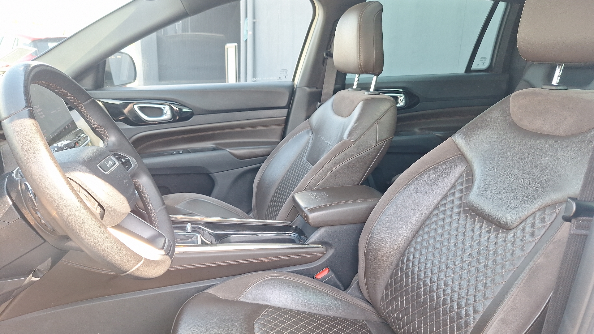 Jeep Commander — foto 16 de 17