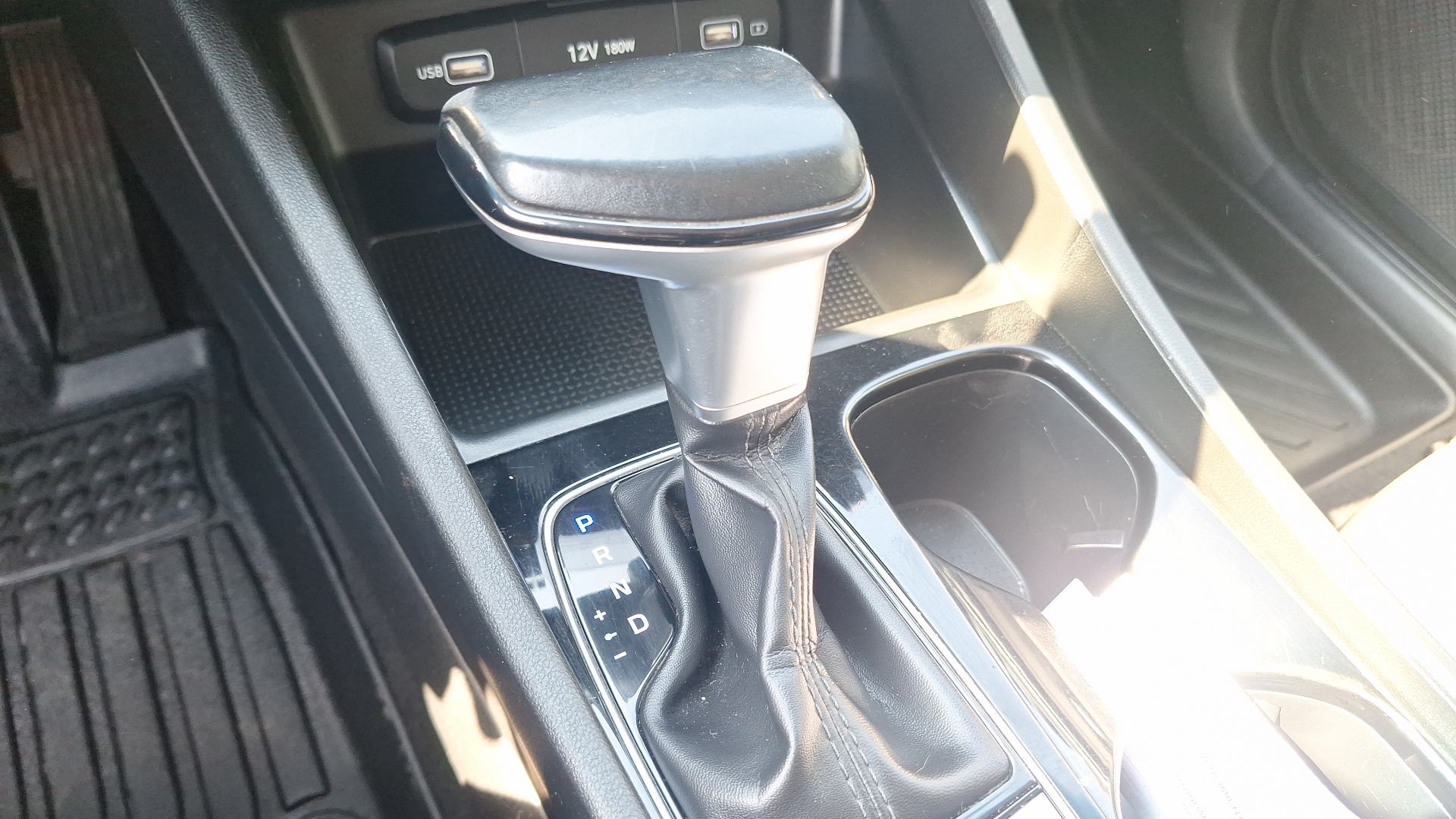 Hyundai Tucson — foto 11 de 15