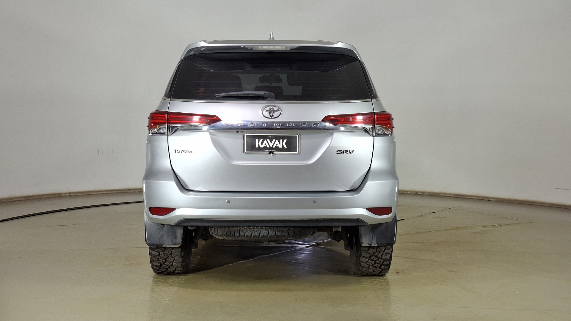 Toyota Fortuner — foto 5 de 17