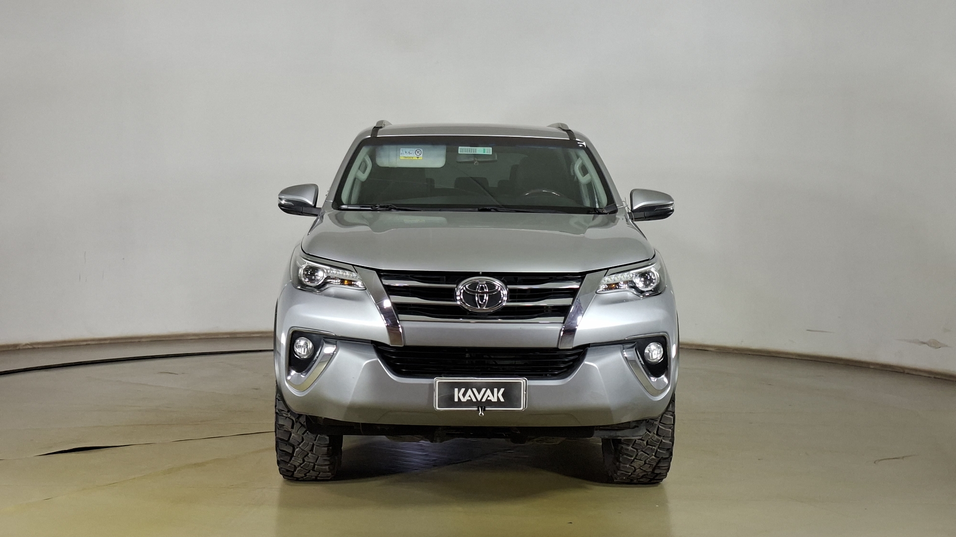 Toyota Fortuner — foto 2 de 17
