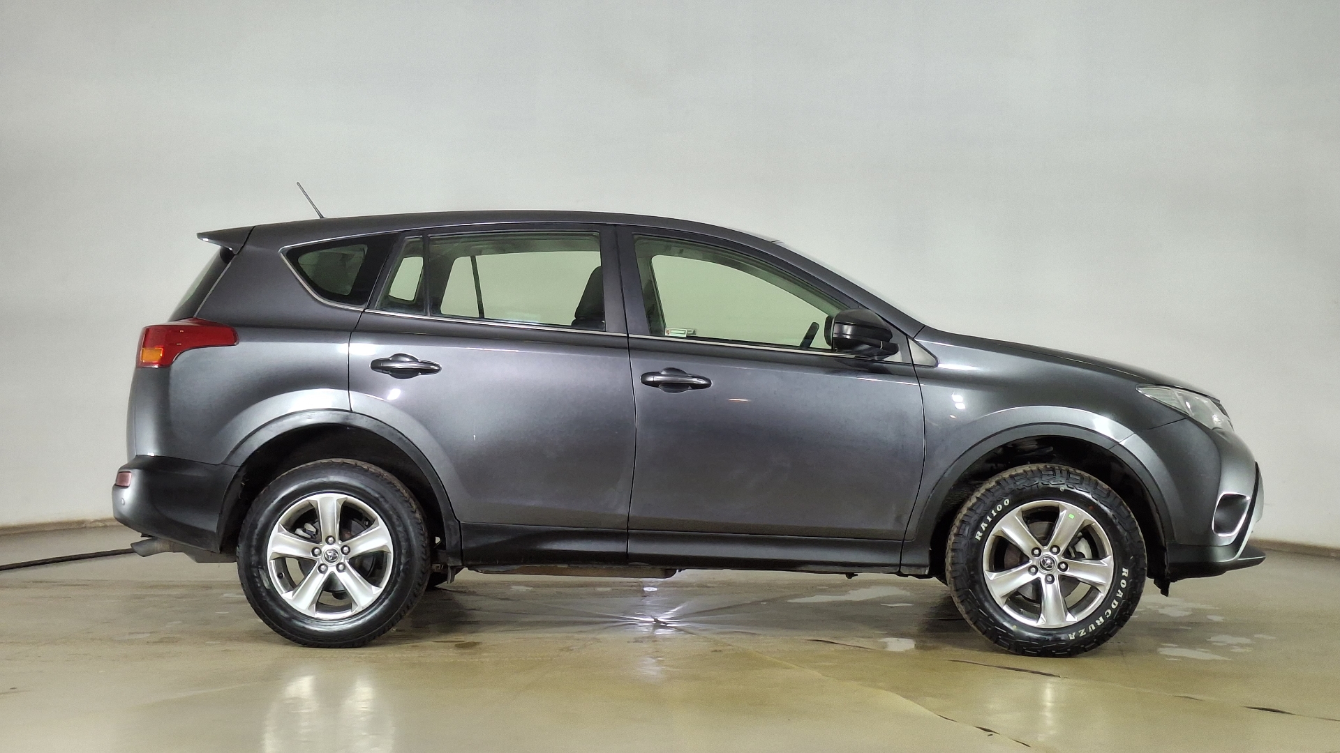 Toyota RAV4 — foto 4 de 16