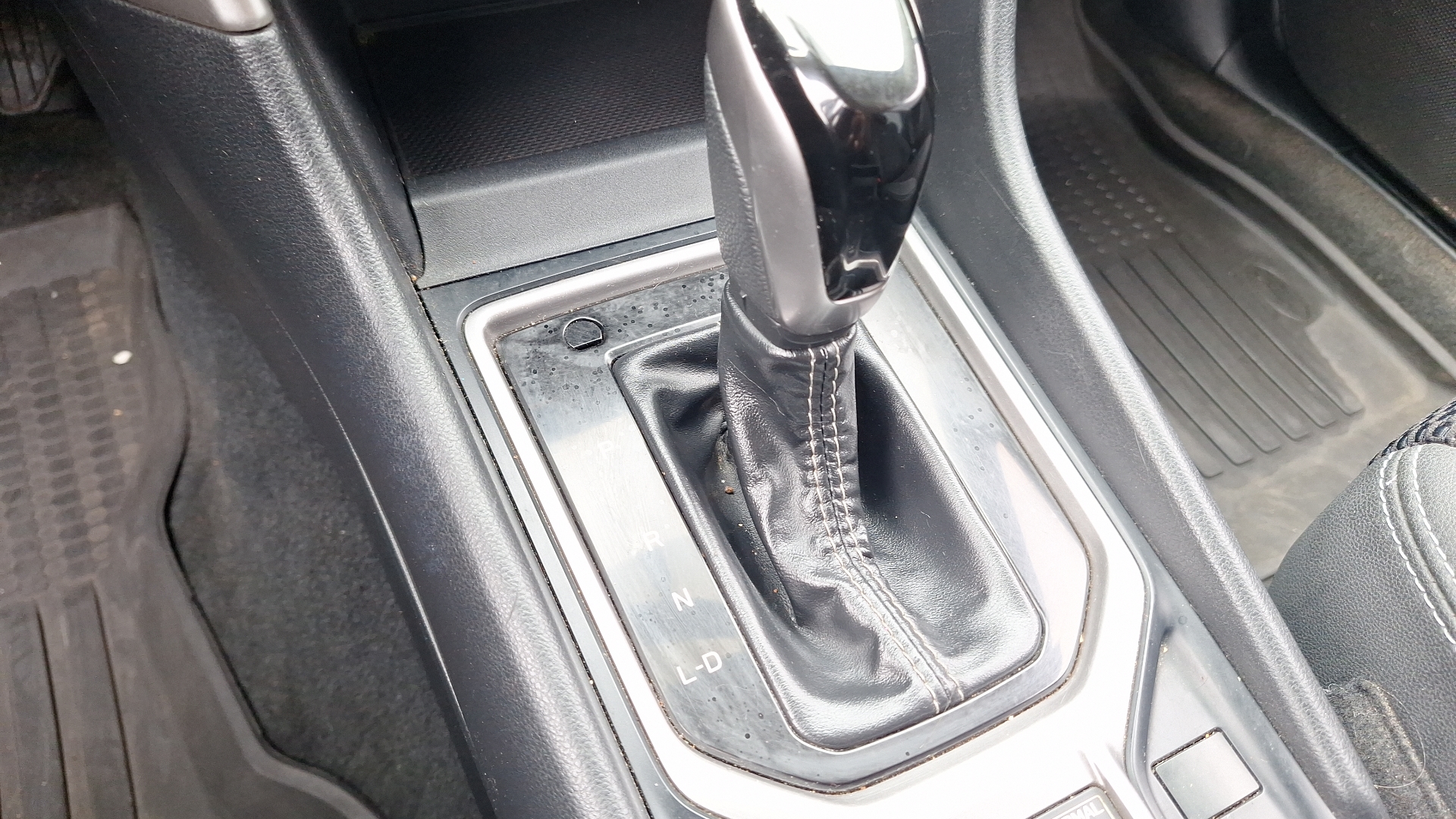 Subaru Forester — foto 11 de 16