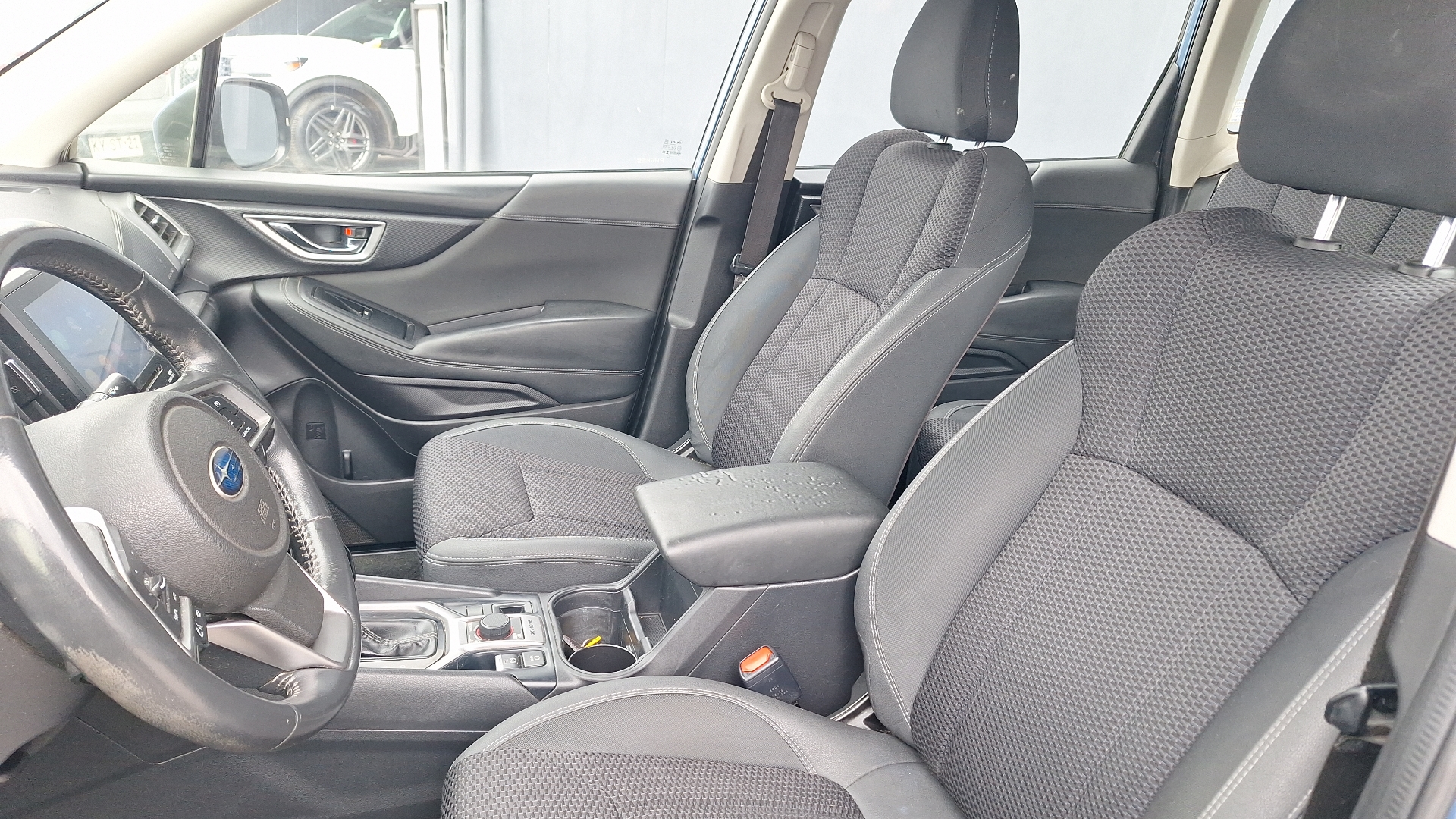 Subaru Forester — foto 15 de 16