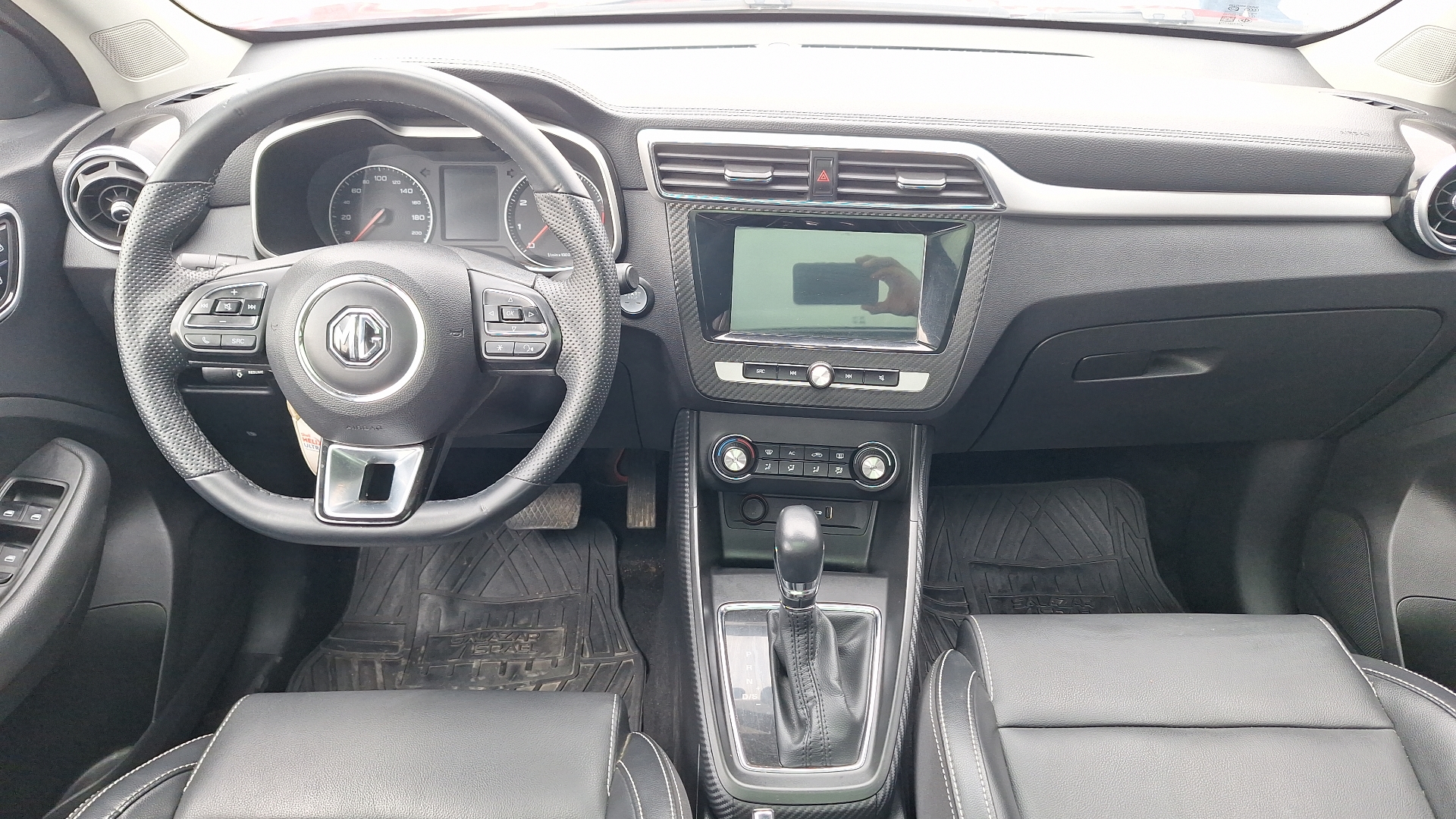 MG Zs — foto 6 de 16
