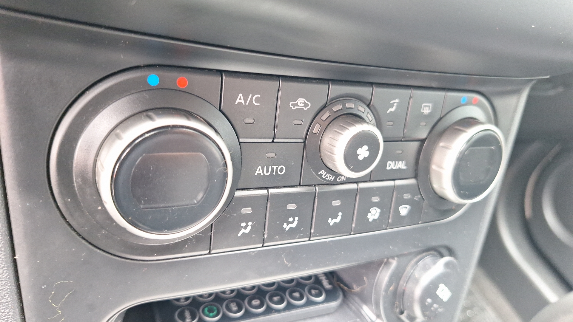 Nissan Qashqai — foto 14 de 14