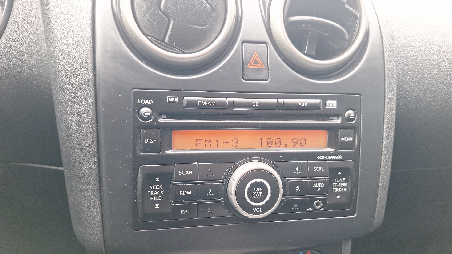 Nissan Qashqai — foto 10 de 14