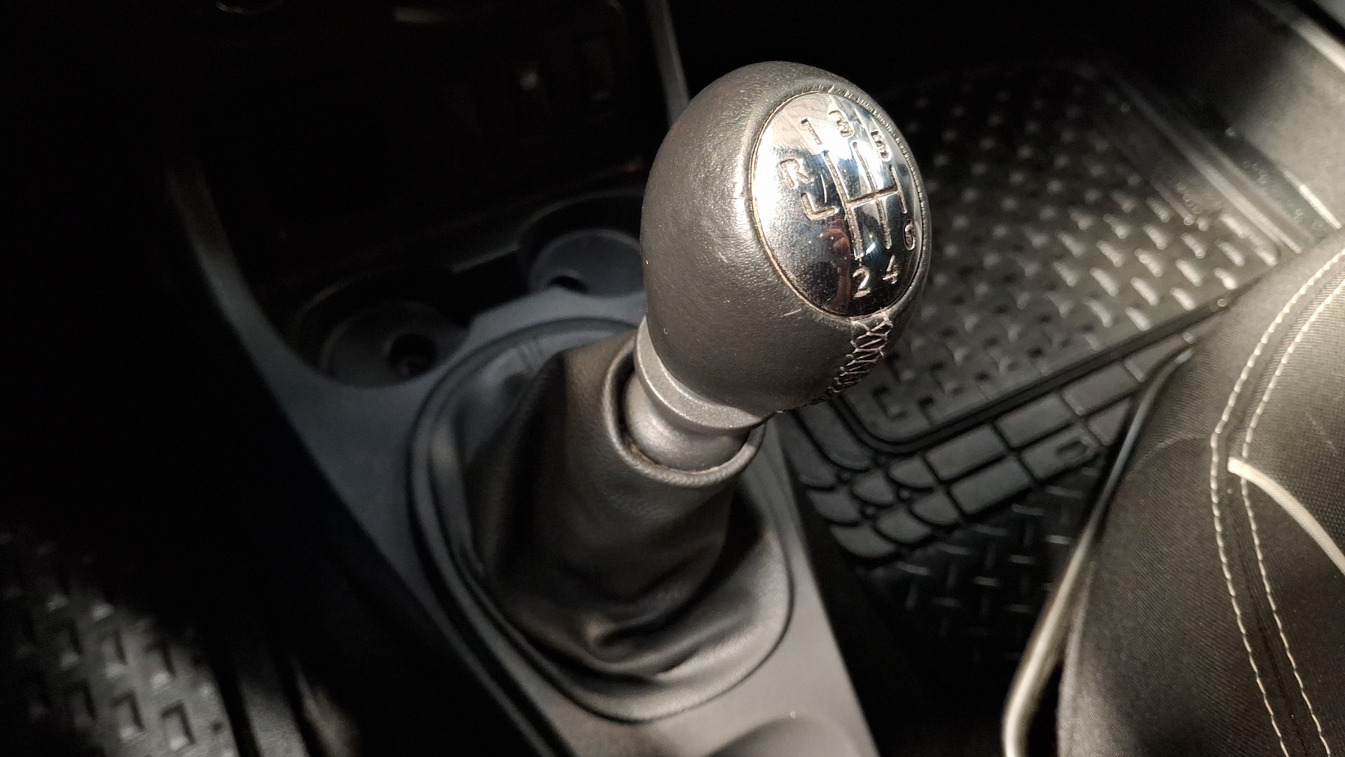 Renault Oroch — foto 11 de 15