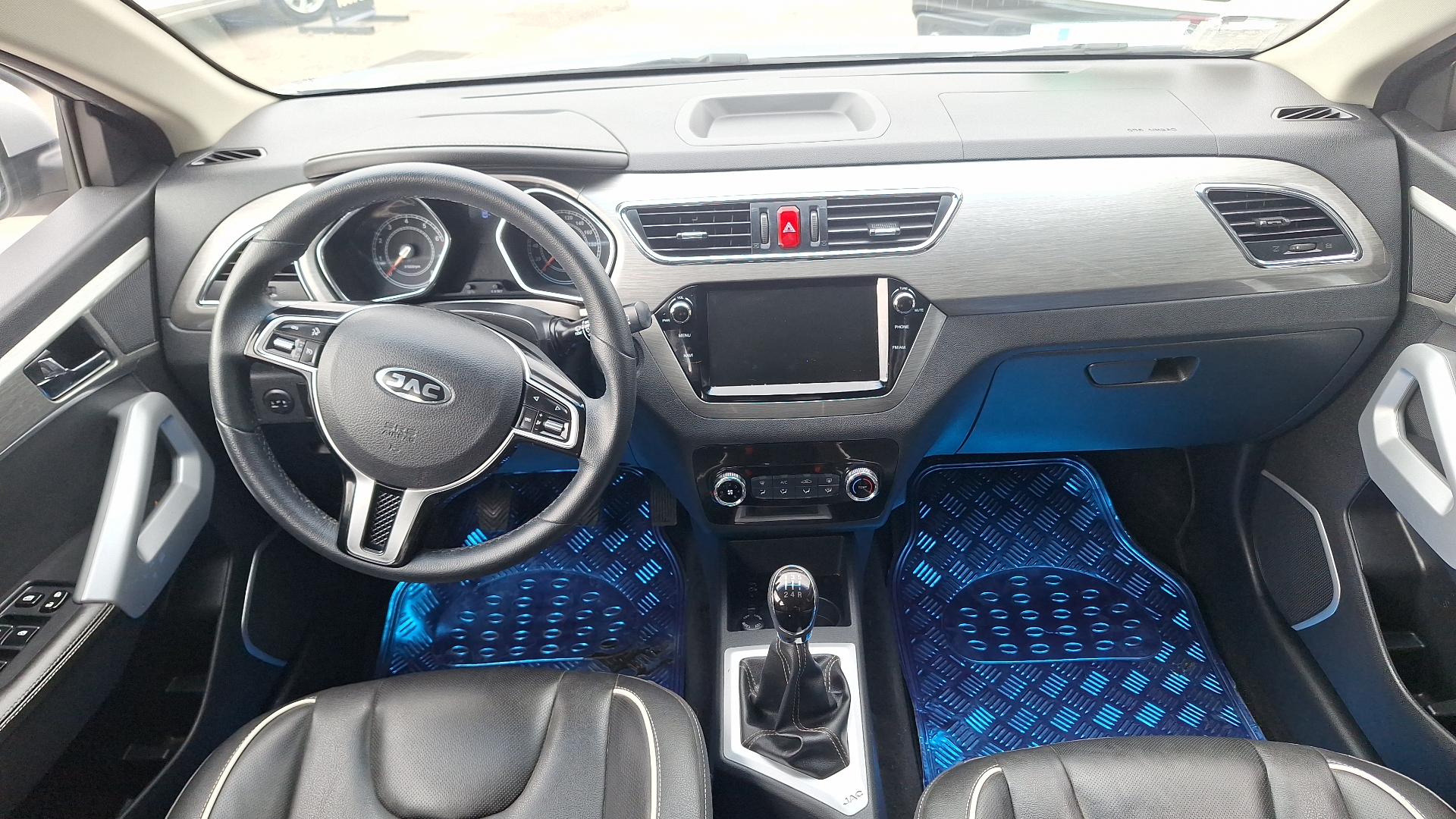 JAC S2 — foto 6 de 15