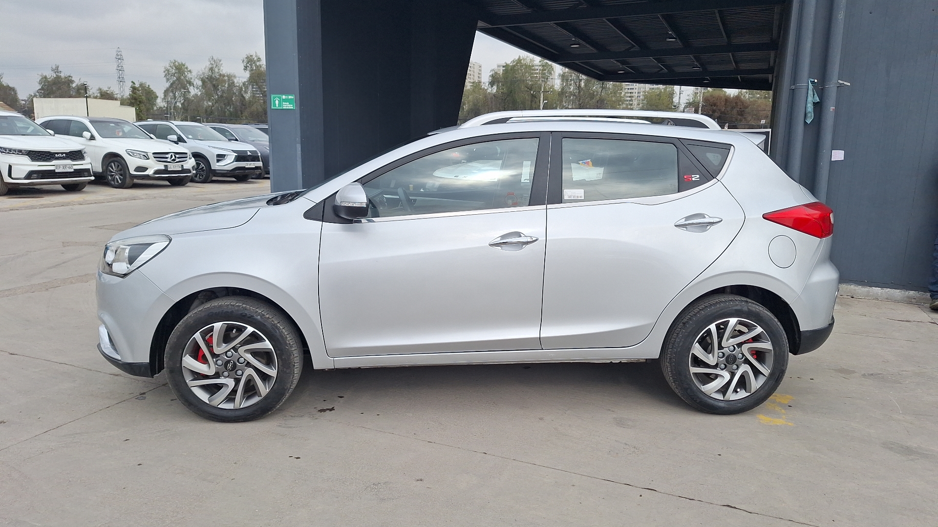 JAC S2 — foto 2 de 15