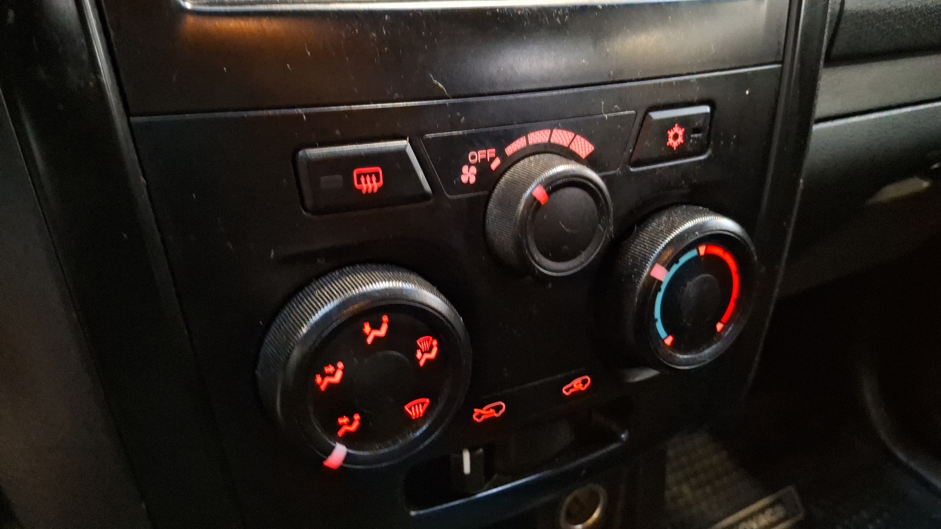 Chevrolet Dmax — foto 14 de 15