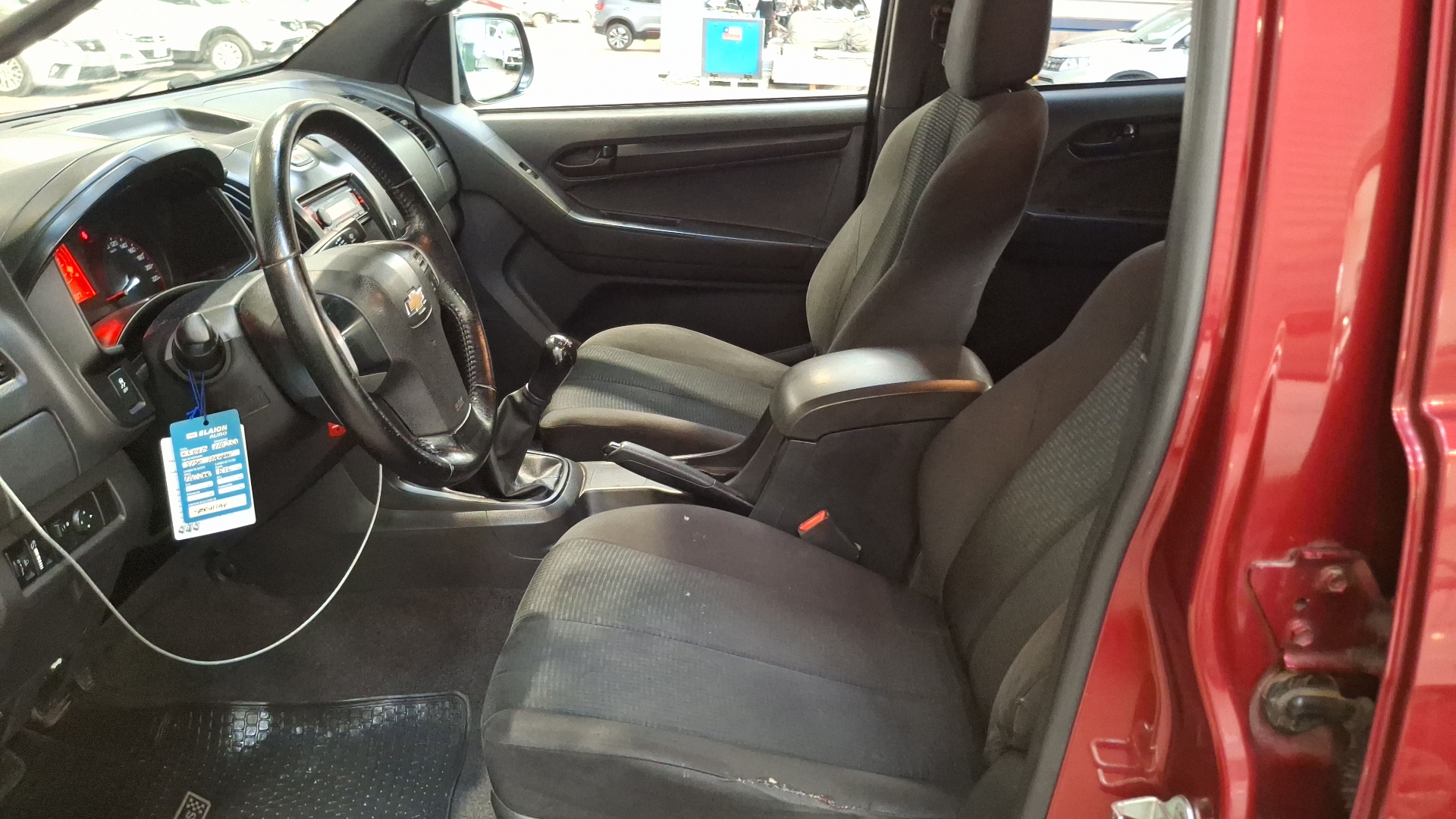 Chevrolet Dmax — foto 12 de 15