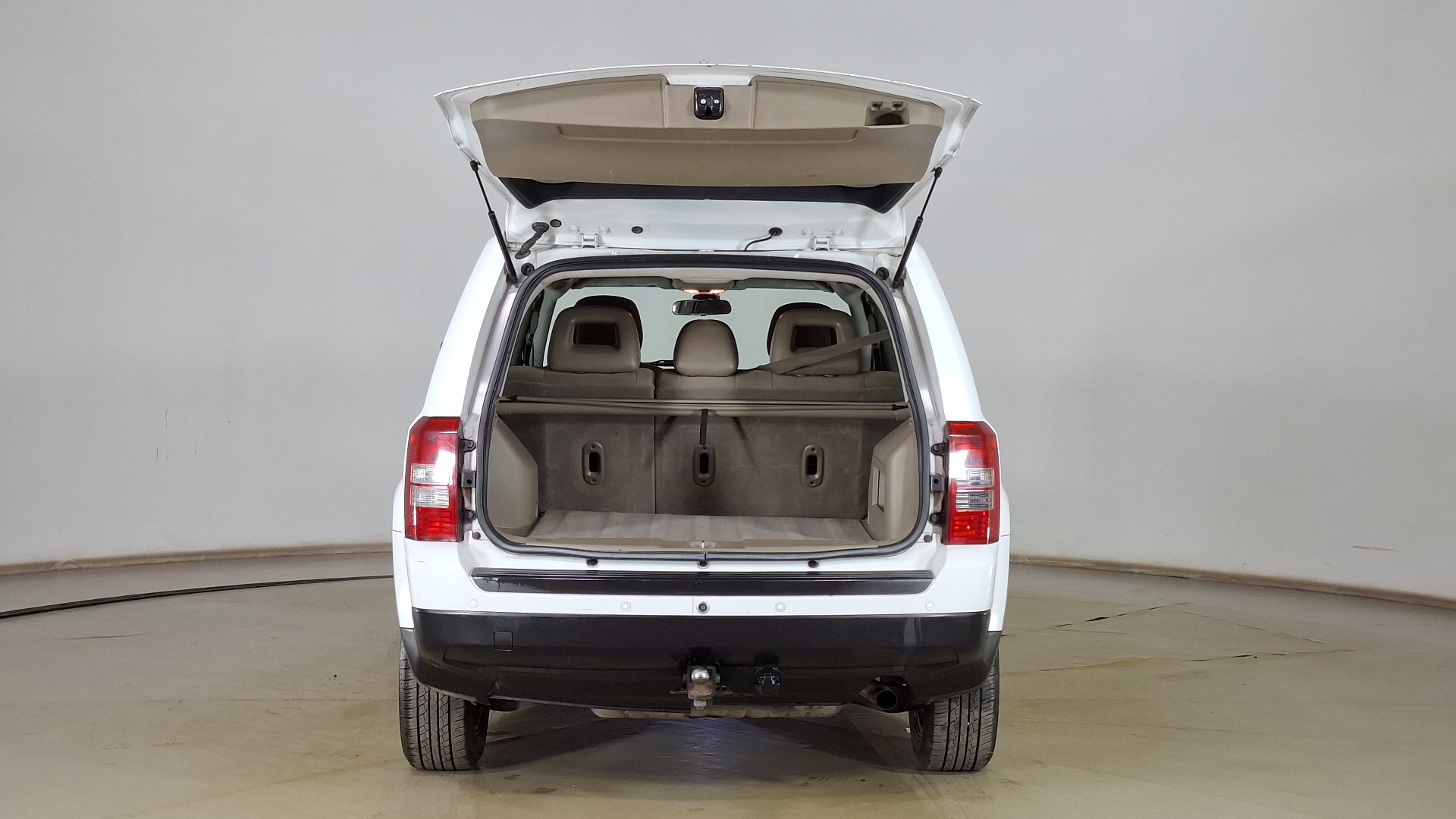 Jeep Patriot — foto 6 de 16