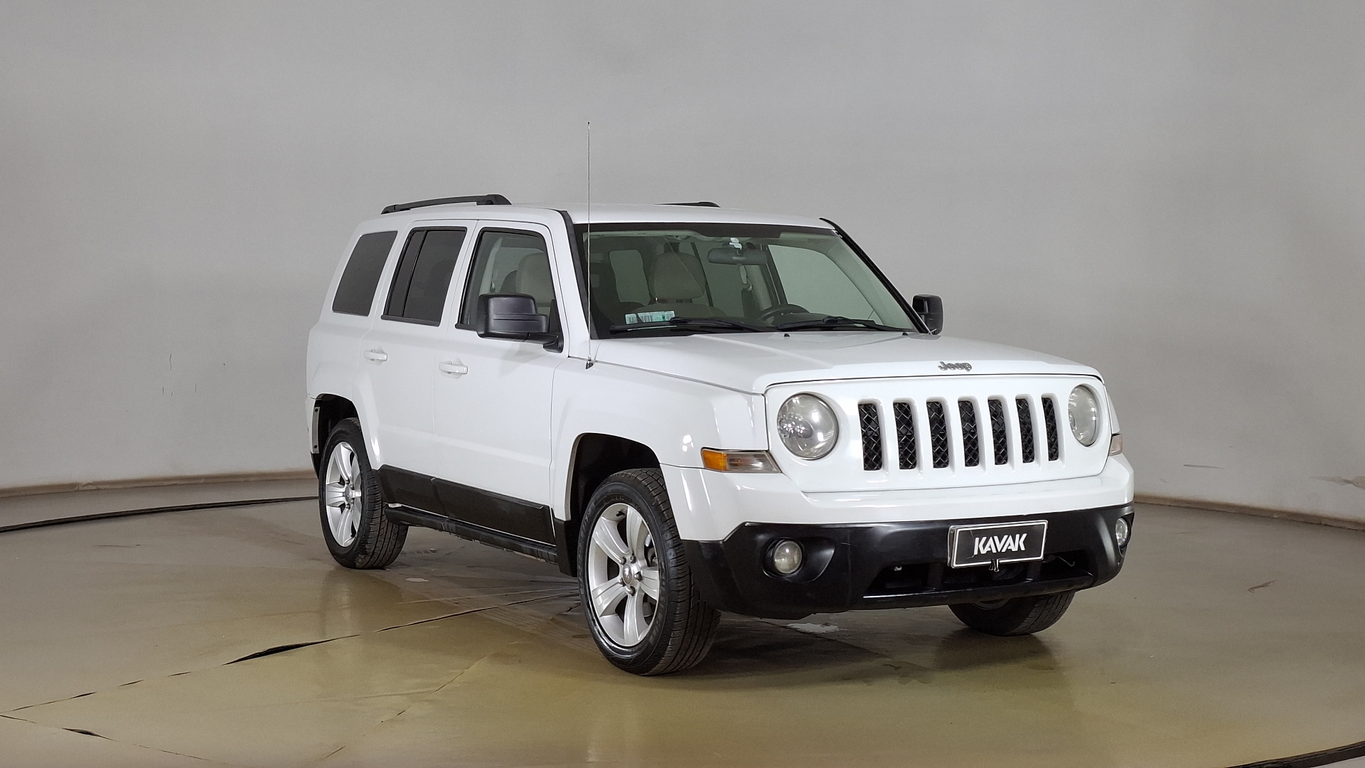Jeep Patriot — foto 3 de 16