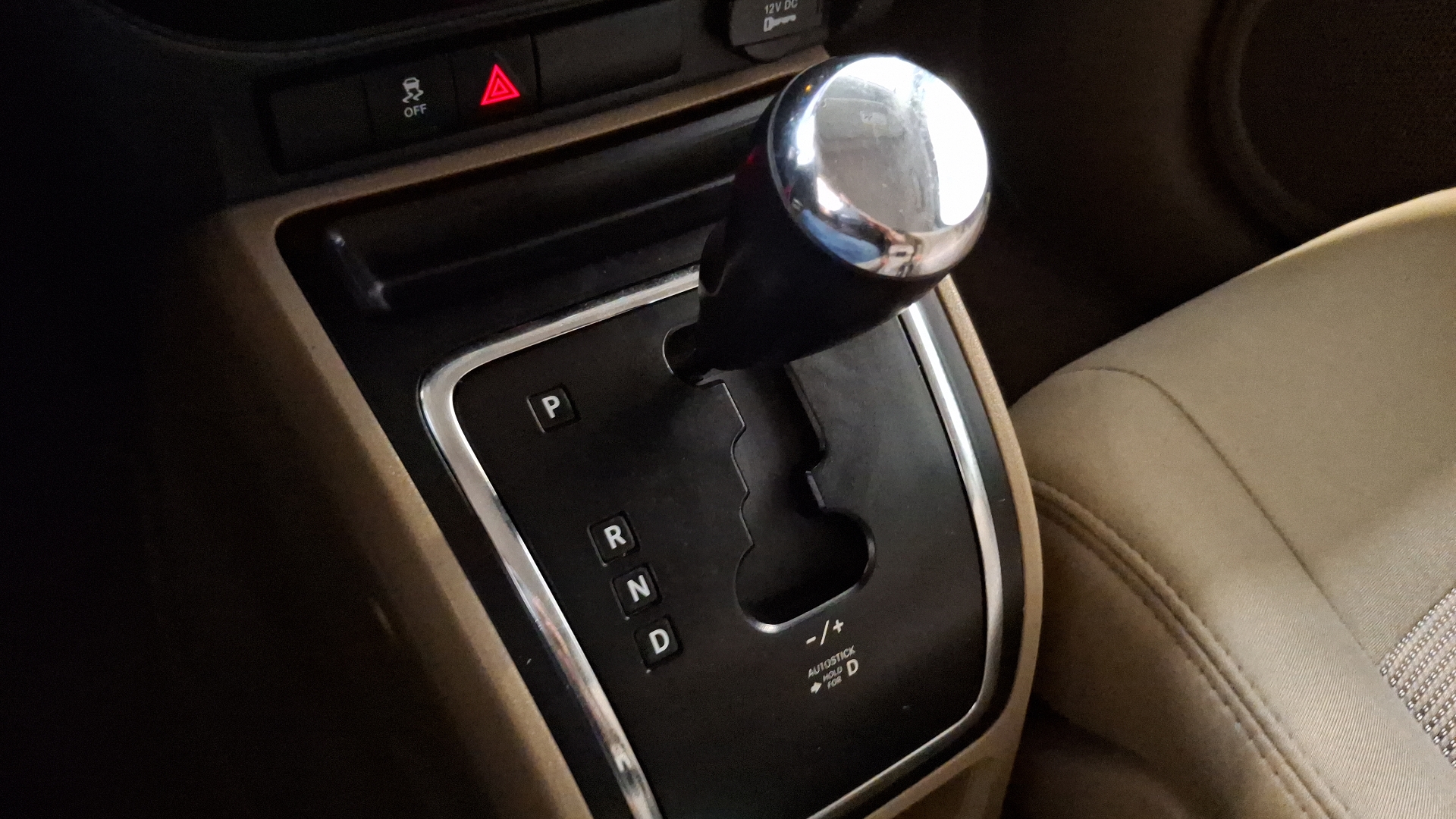 Jeep Patriot — foto 11 de 16