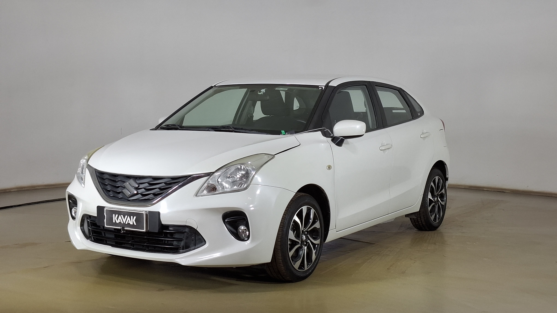 Suzuki Baleno — foto 1 de 15