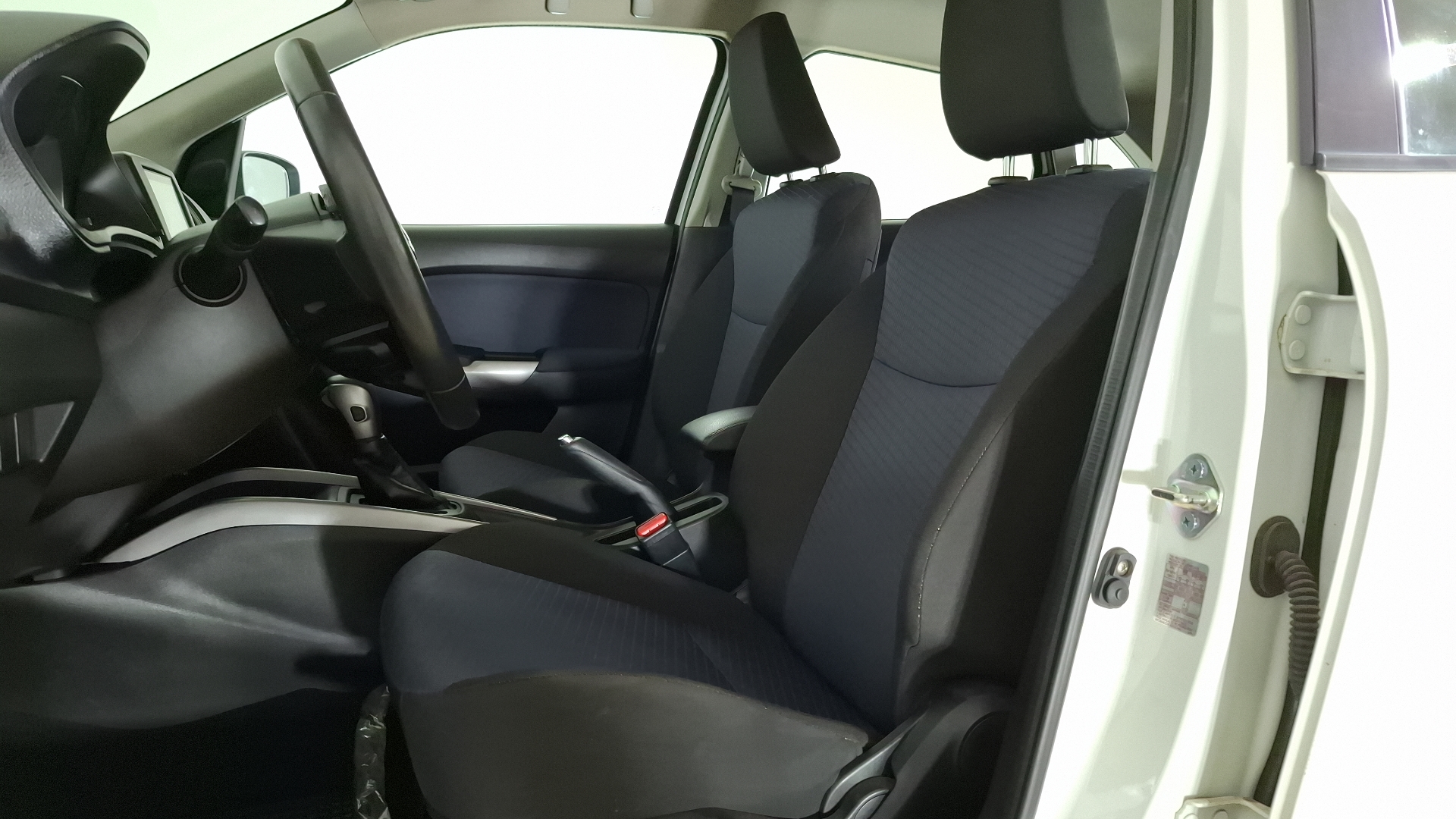 Suzuki Baleno — foto 12 de 15