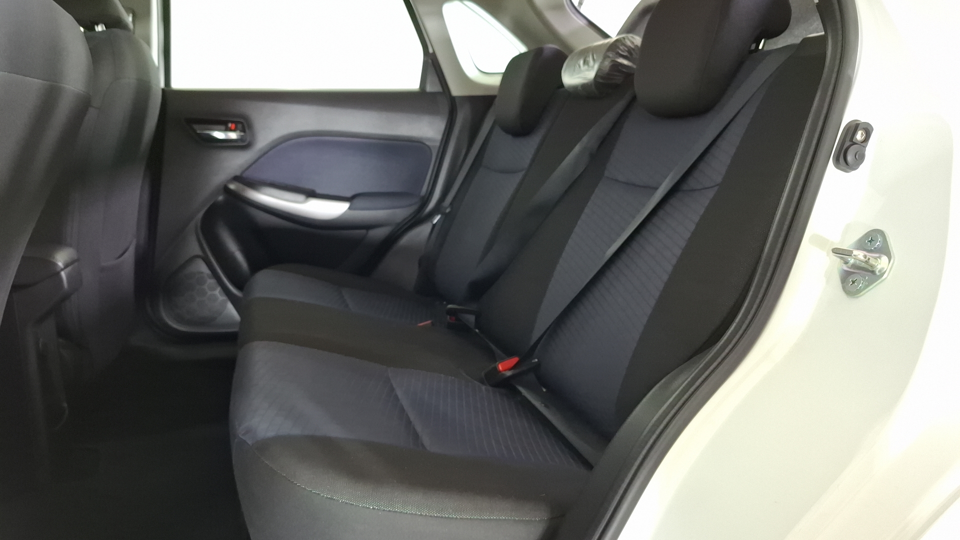 Suzuki Baleno — foto 13 de 15