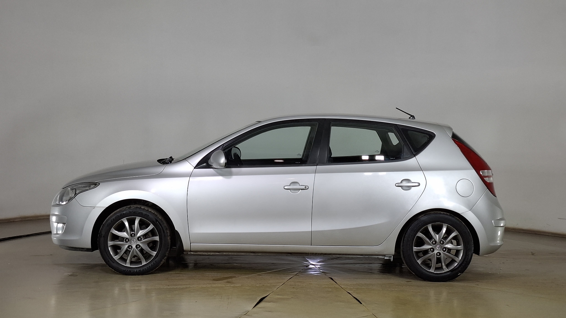 Hyundai I30 — foto 7 de 15