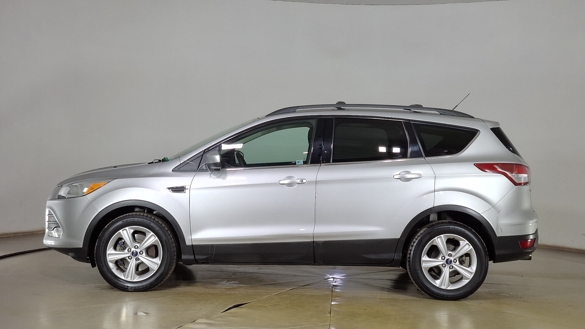 Ford Escape — foto 7 de 15